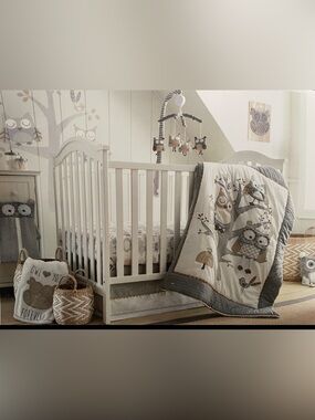 Levtex Night Owl 5Piece Crib Set+Additional crib sheet and 2 changing pad covers